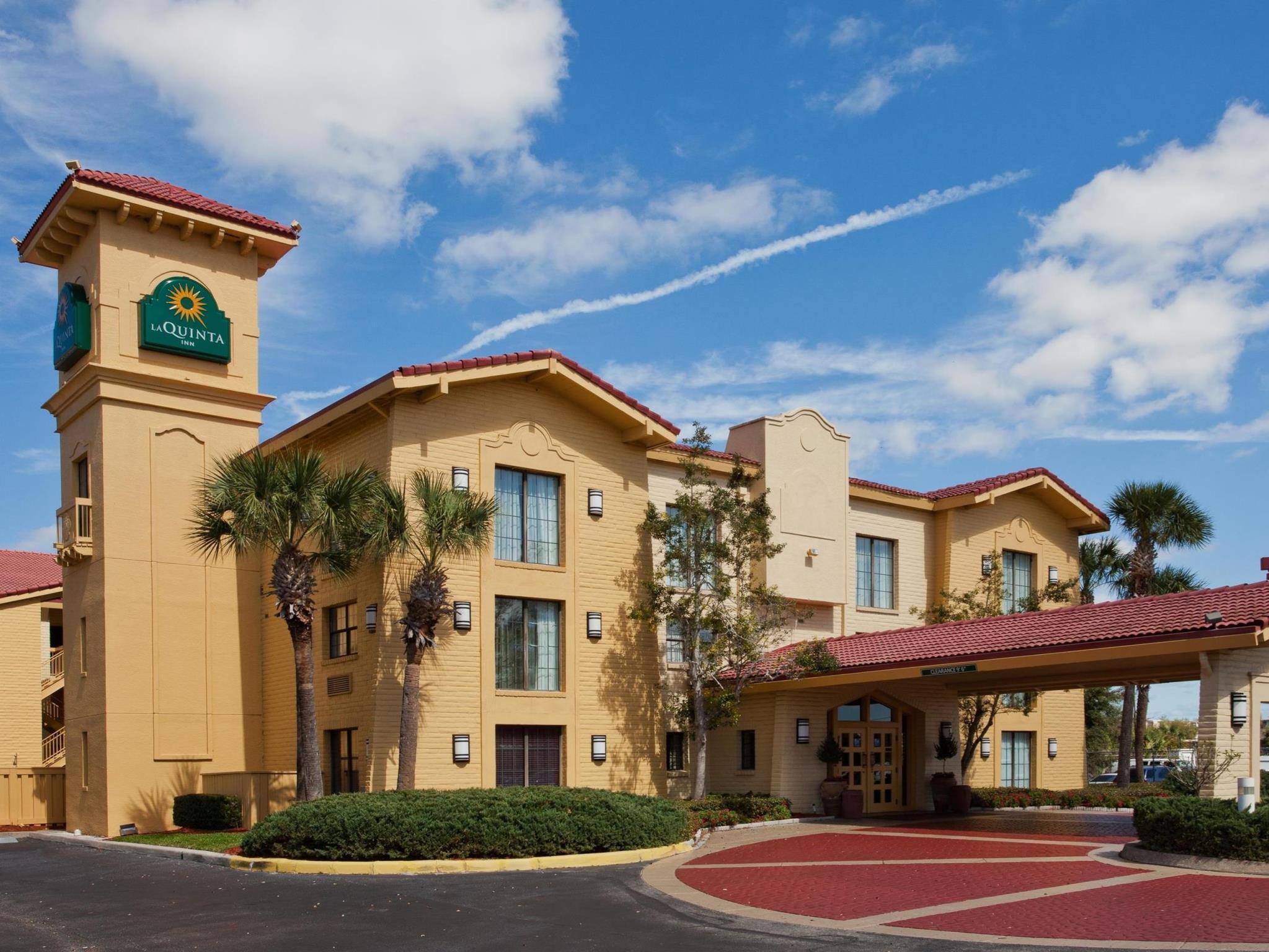 La Quinta Inn By Wyndham Orlando Airport West Exterior photo